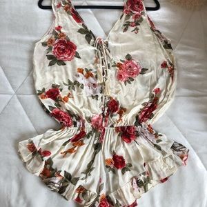 Floral romper white